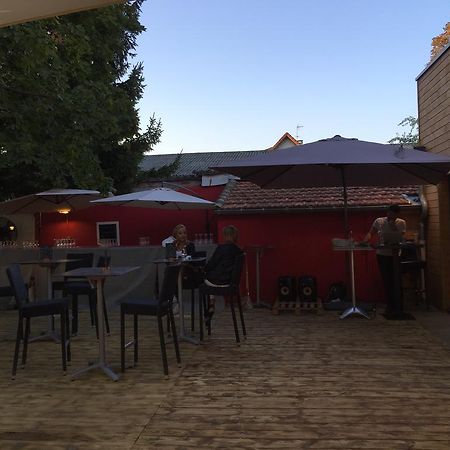Bull'It Hotel Saint-Genis-Laval Bagian luar foto
