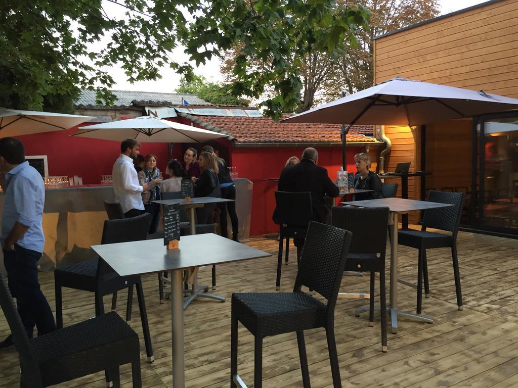 Bull'It Hotel Saint-Genis-Laval Bagian luar foto